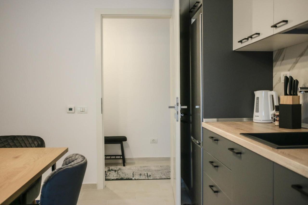 The Next Door Apartaments Бухарест Экстерьер фото